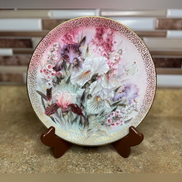 Vintage “Iris Quartet” plate by Lena Liu 1991 plate number #15196 - Picture 2 of 3